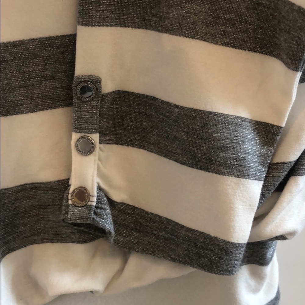 Blouse - Picture 3 of 3